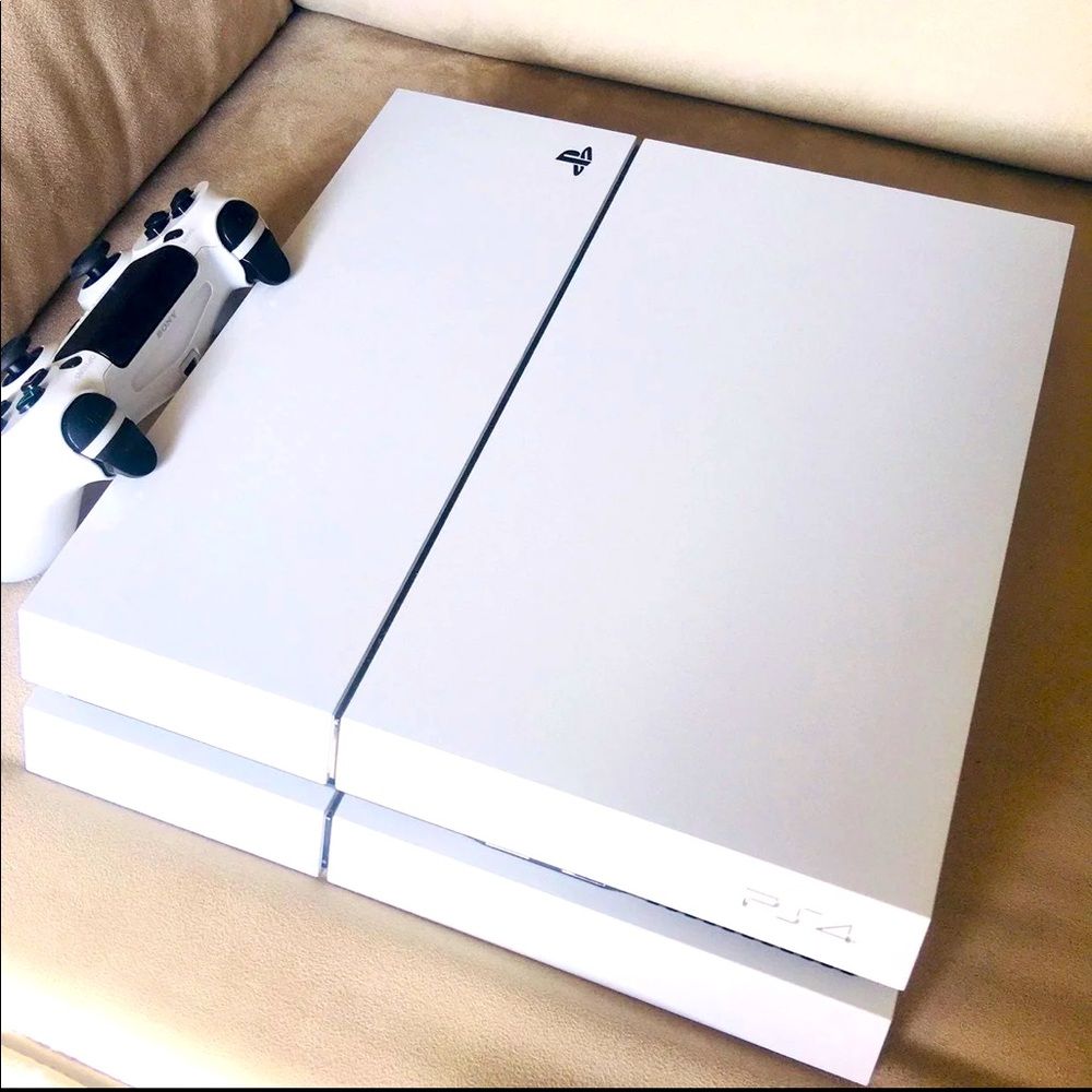 PS4 - Play Station 4 - White